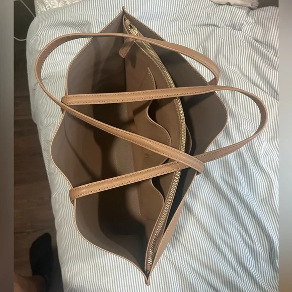 Quince Italian Leather Triple Compartment Shopper Tote - Picture 5 of 9